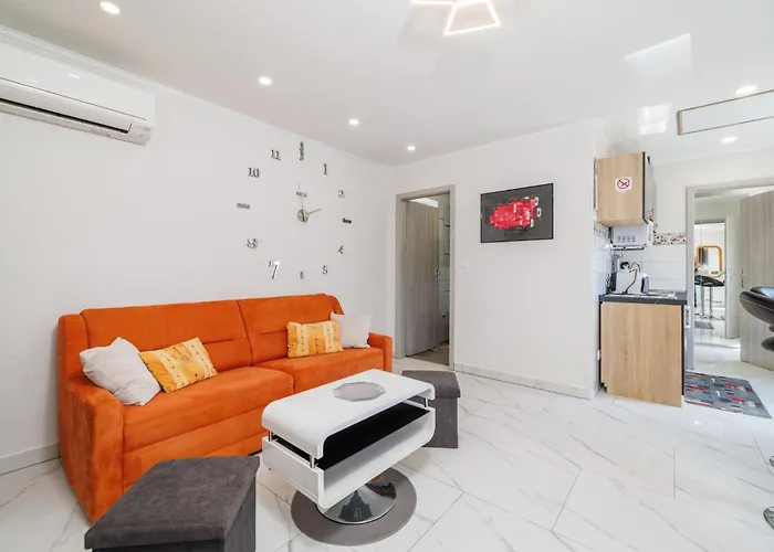 アパート Ley ブリビル